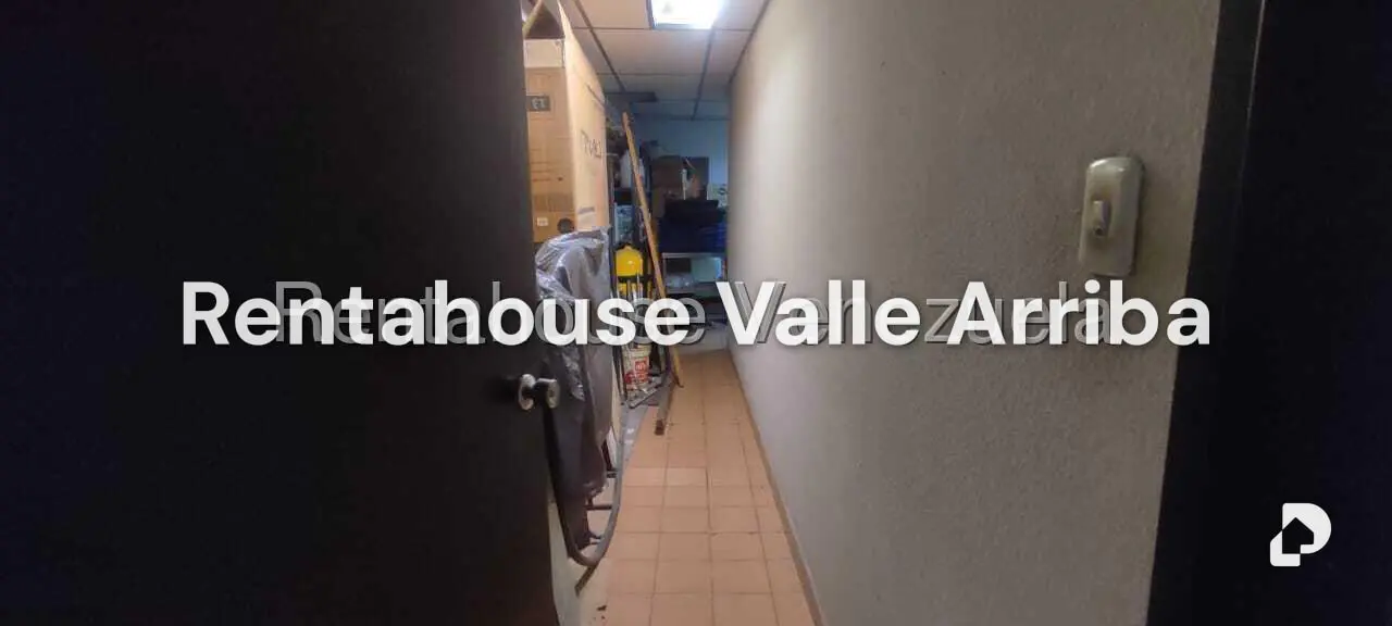 Local comercial en La Urbina, Caracas – 21