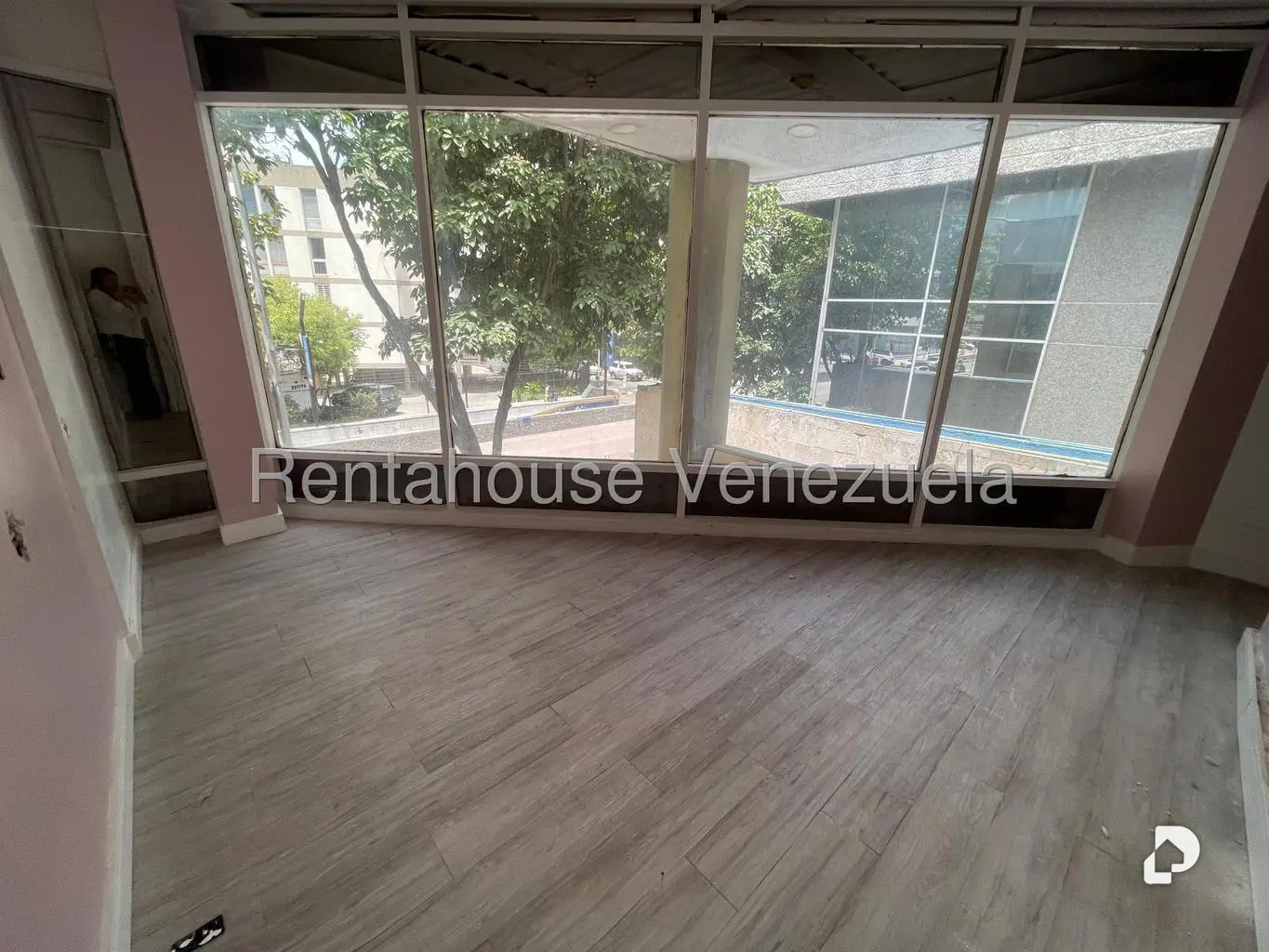 Local comercial en Las Mercedes, Caracas – 19