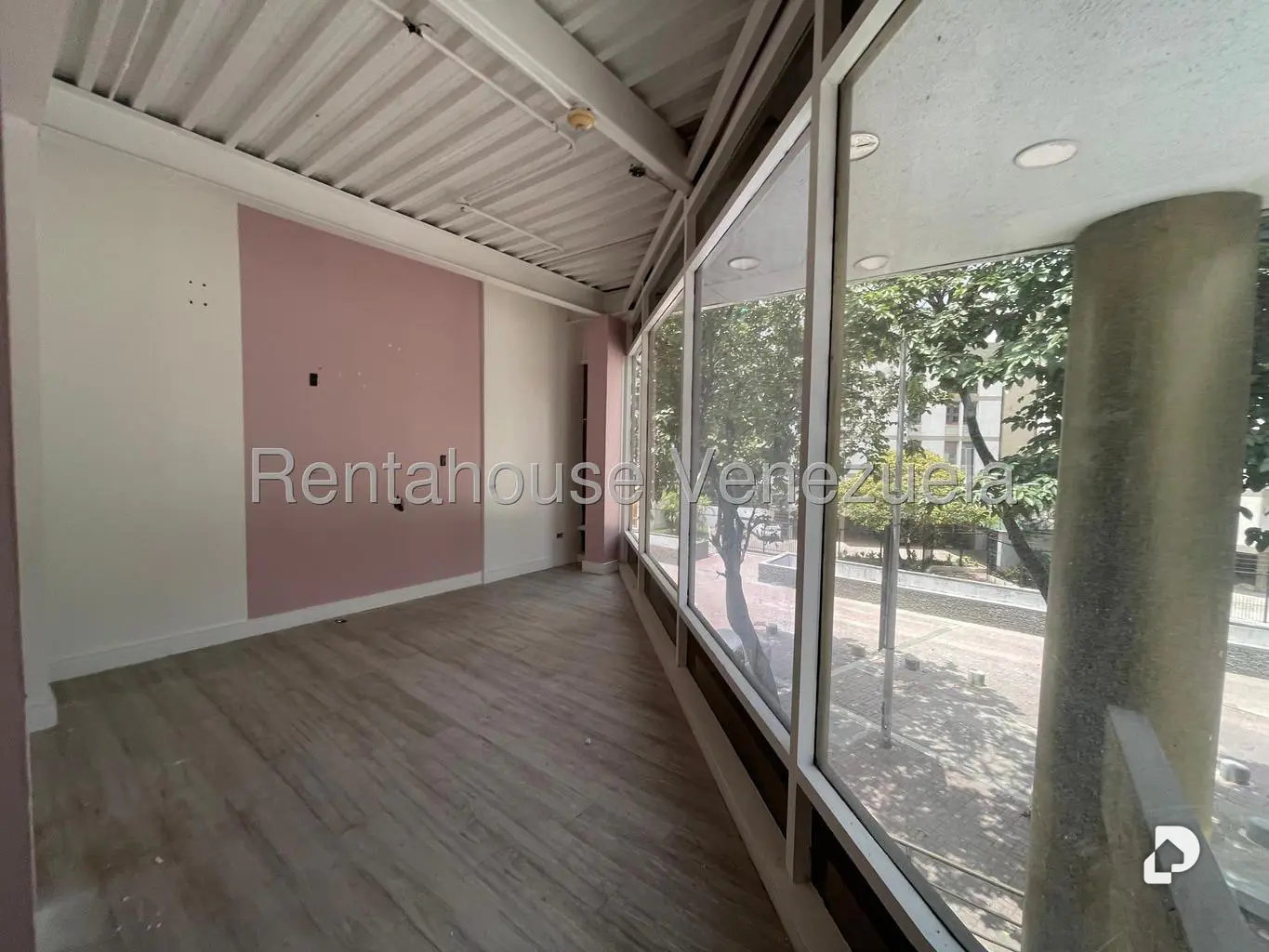 Local comercial en Las Mercedes, Caracas – 18