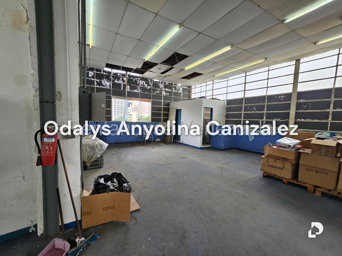 Local comercial en Parroquia Altagracia, Caracas – 13