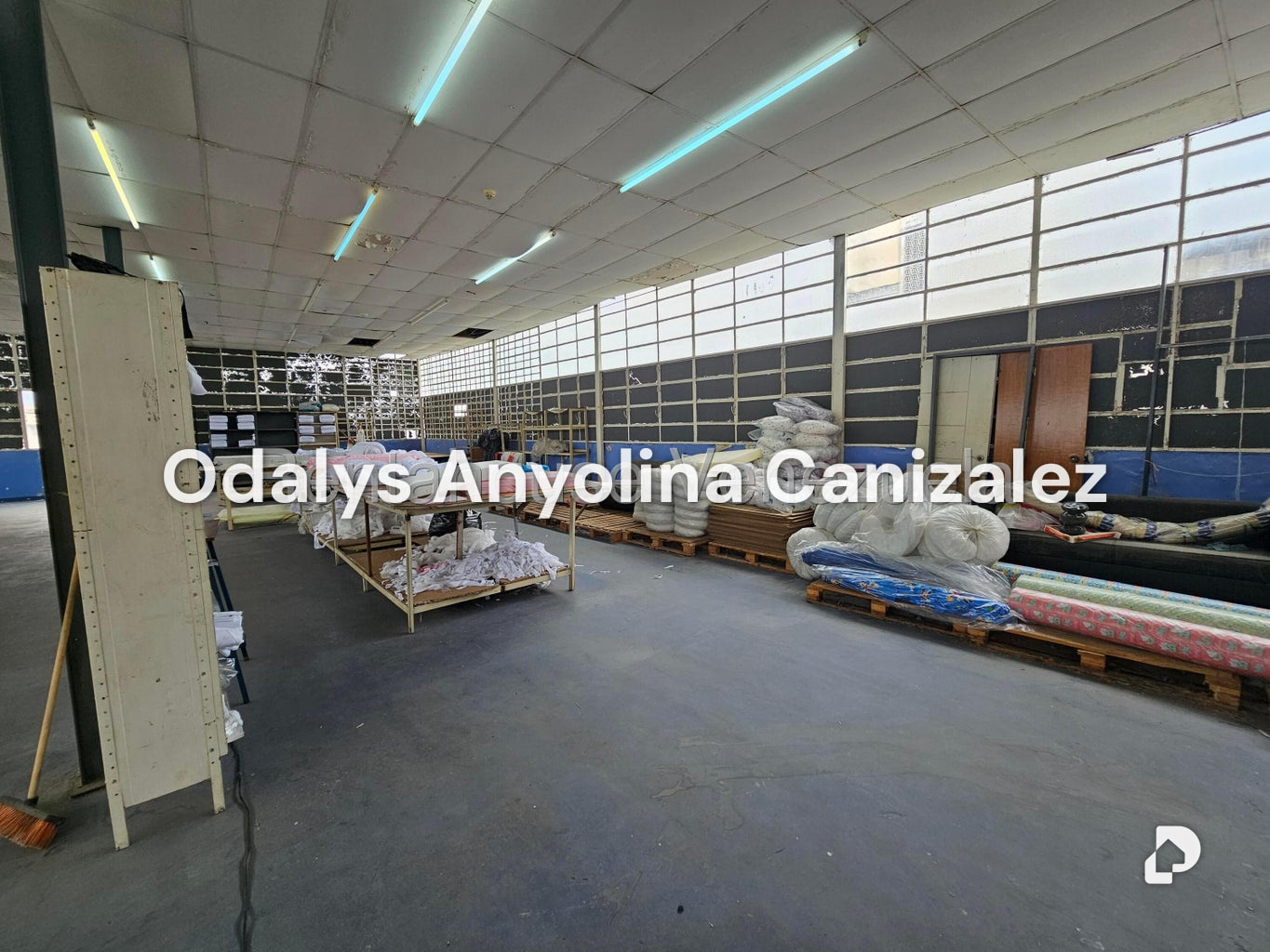 Local comercial en Parroquia Altagracia, Caracas – 15