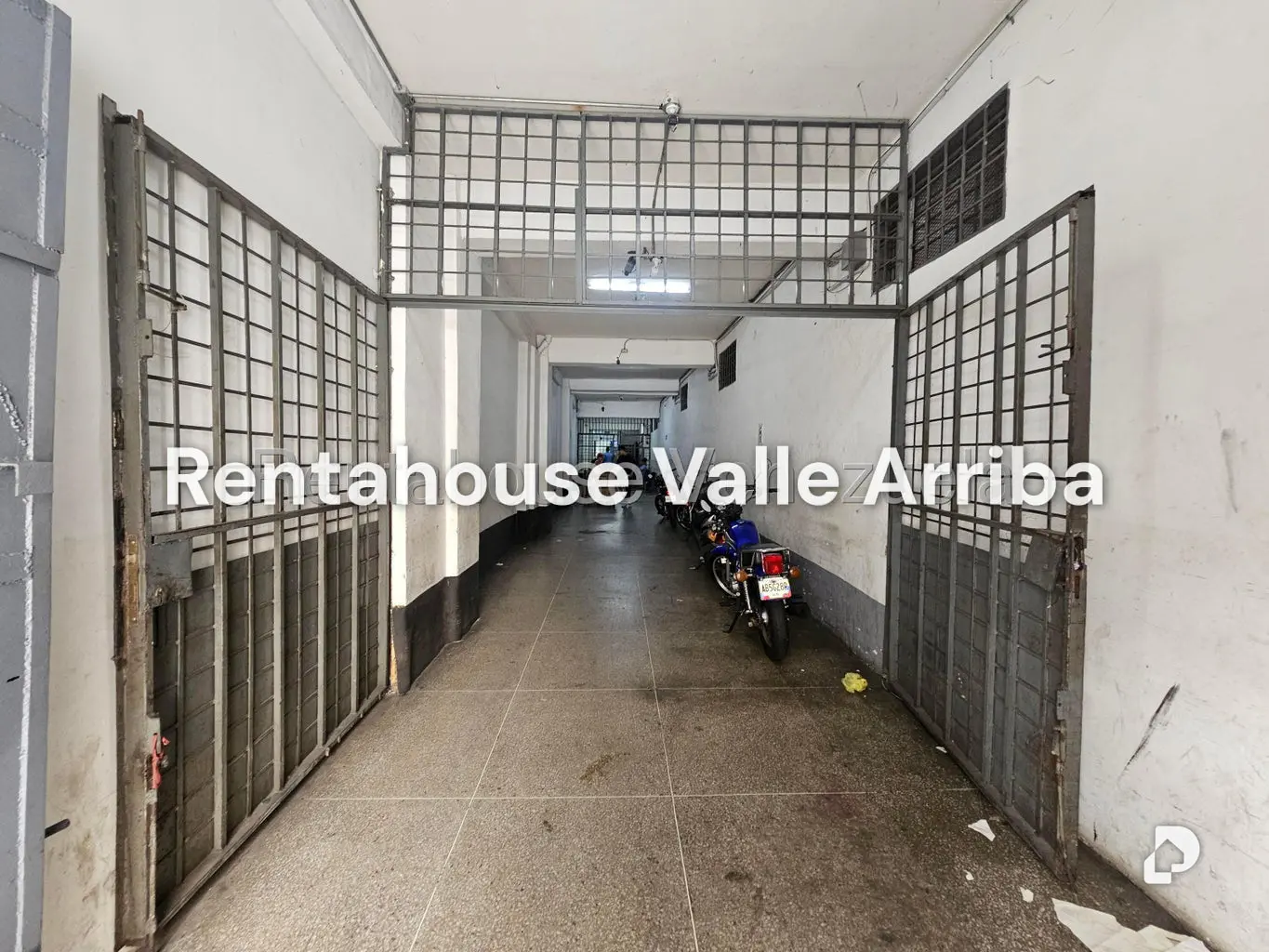 Local comercial en Parroquia Altagracia, Caracas – 25
