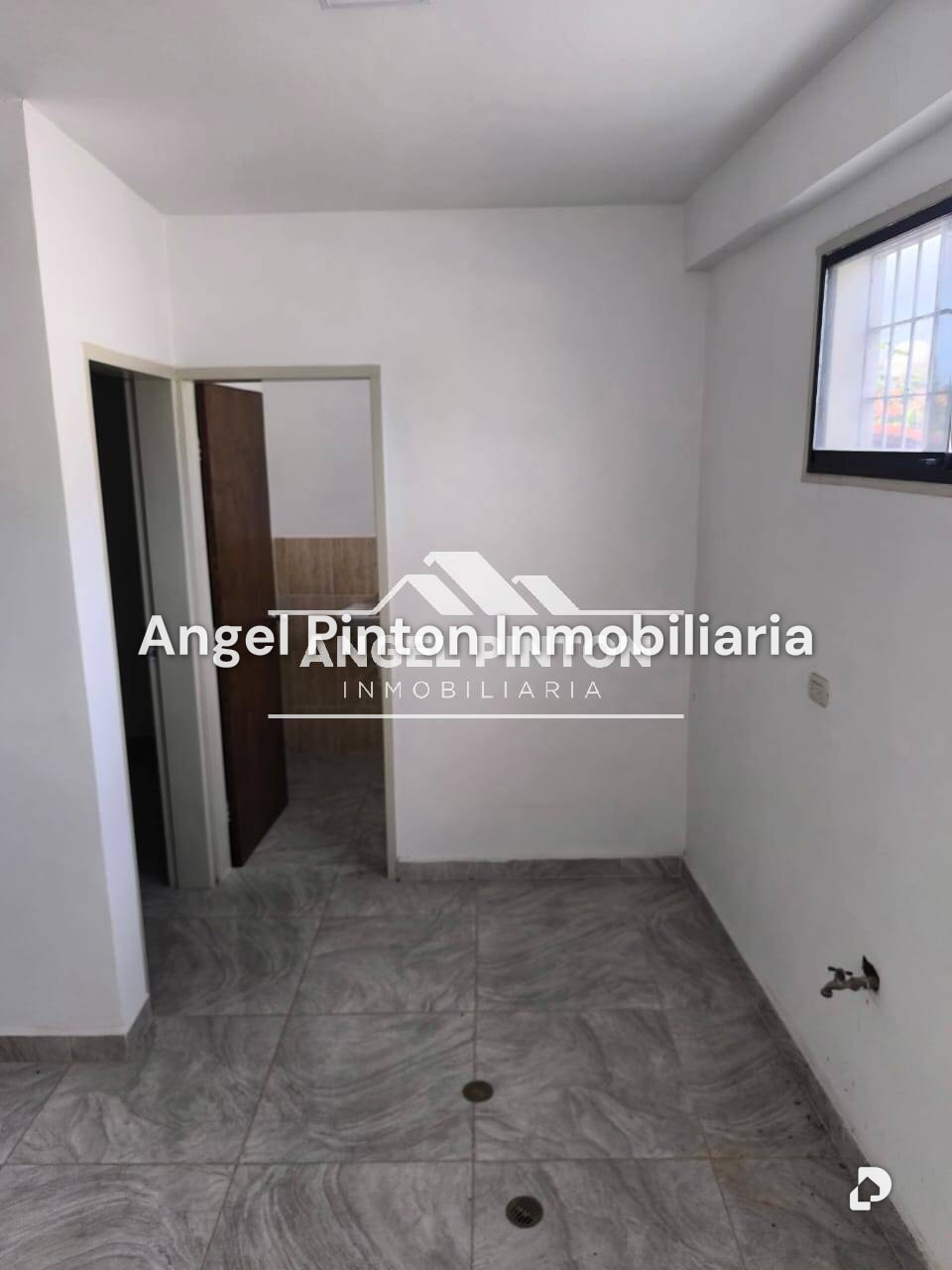 Local comercial en Carrera 23, Barquisimeto – 4