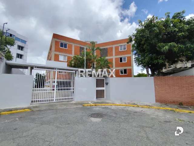 Edificio en Colinas de Bello Monte, Caracas – 1