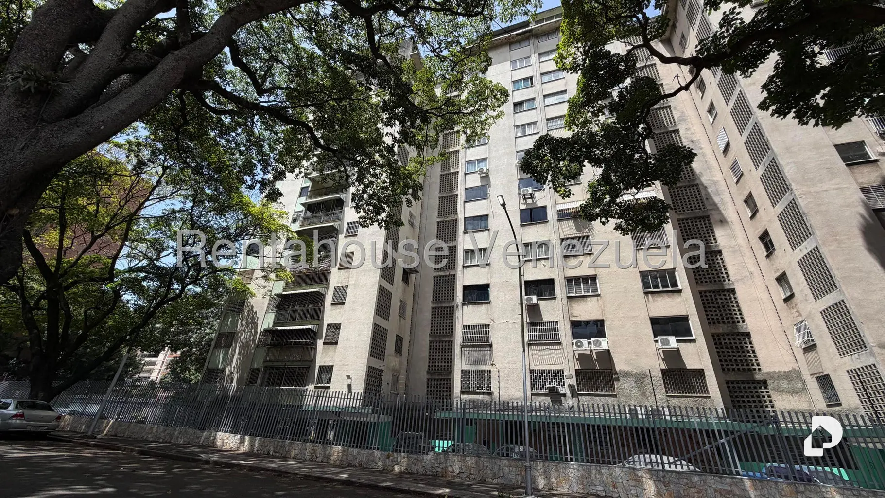 Apartamento en La Florida, Caracas – 13