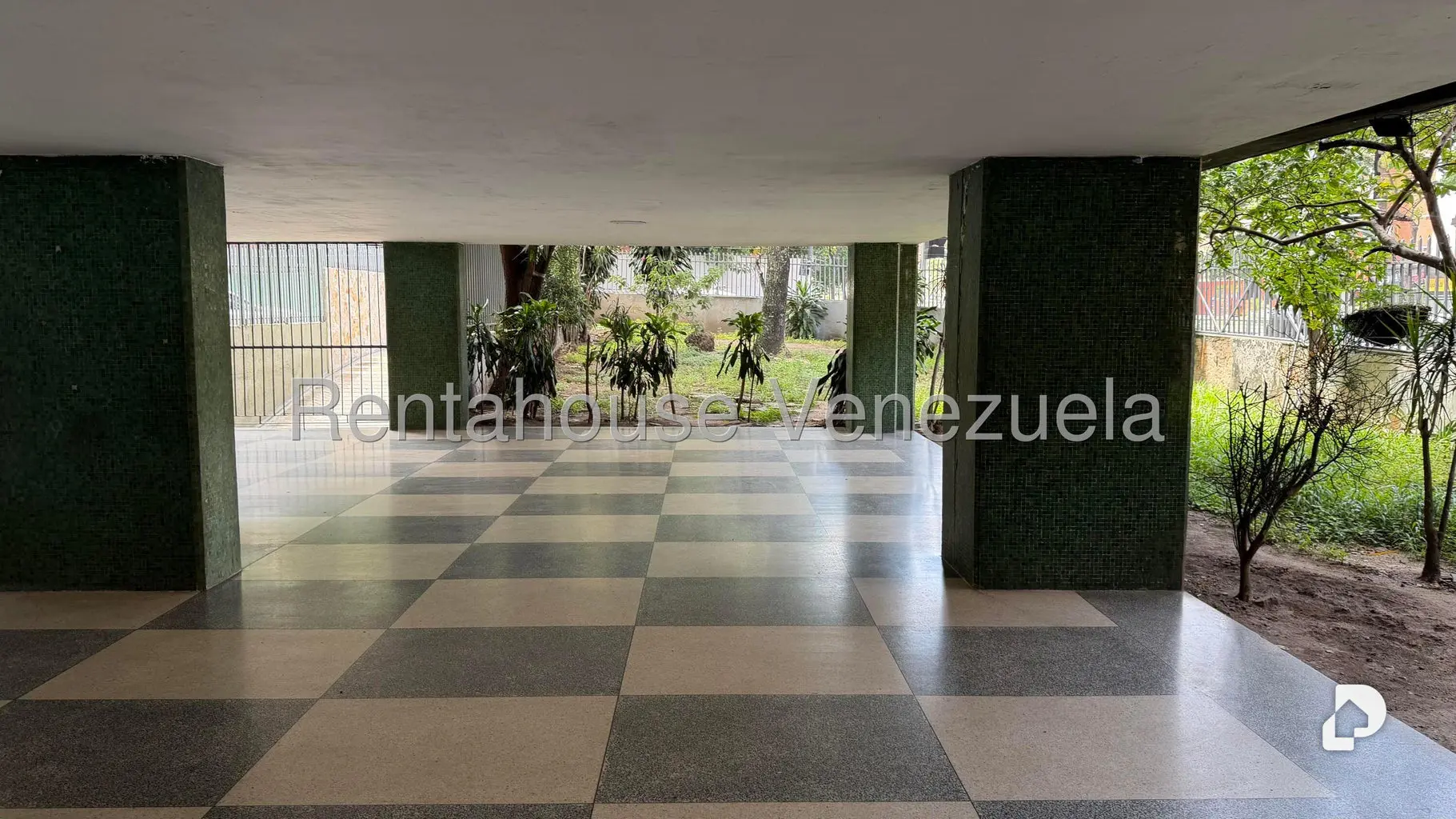 Apartamento en La Florida, Caracas – 16