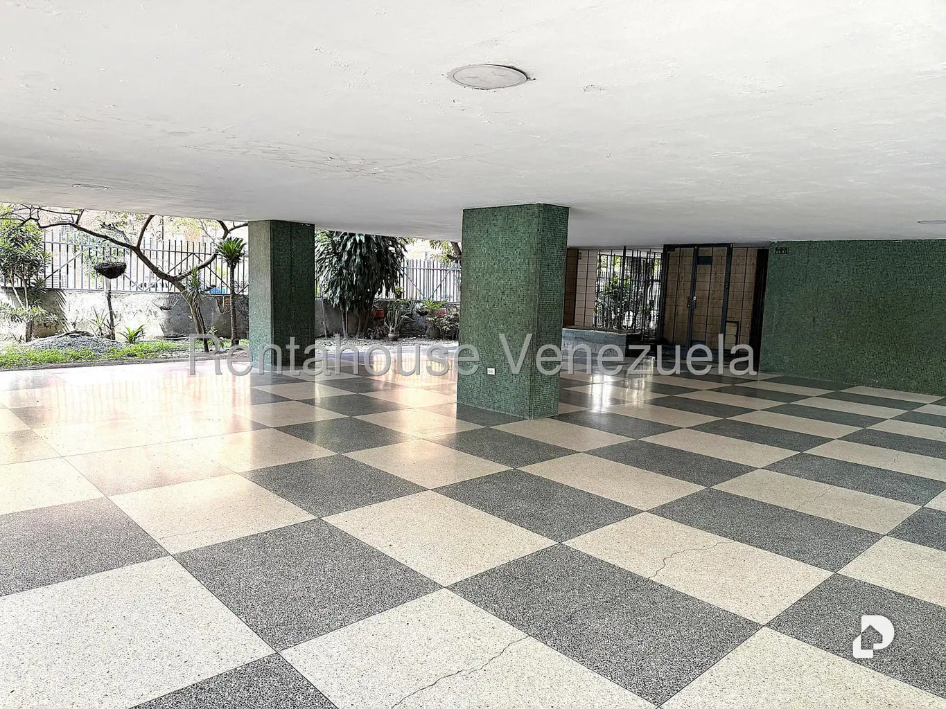 Apartamento en La Florida, Caracas – 12