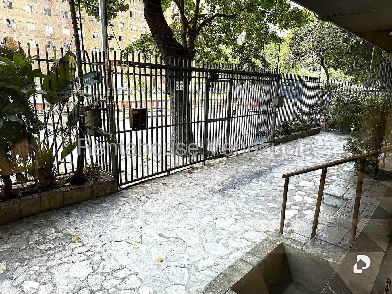 Apartamento en La Florida, Caracas – 11