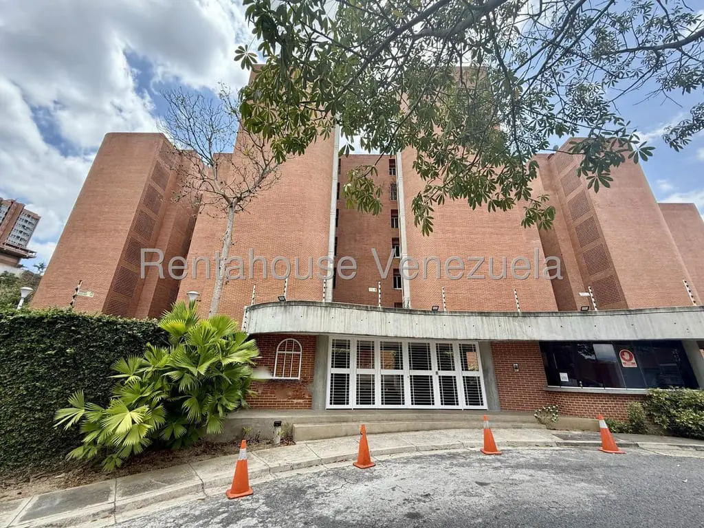Apartment in Los Pomelos, Caracas - 1