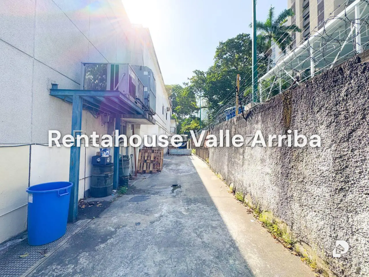 Local comercial en El Bosque, Caracas – 26