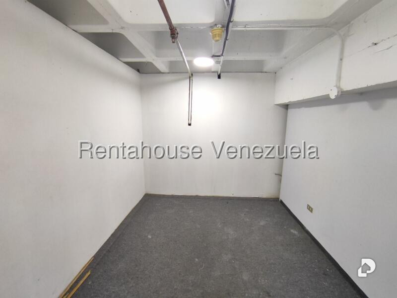 Local comercial en Prados del Este, Caracas – 11