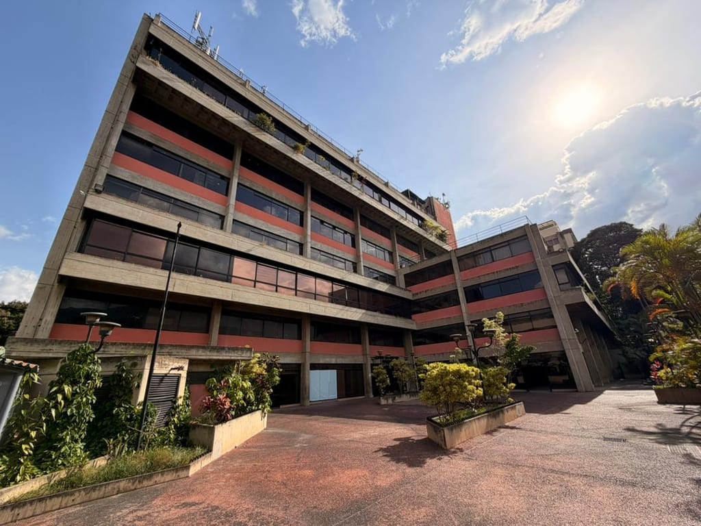 Oficina en Los Cortijos de Lourdes, Caracas - 1
