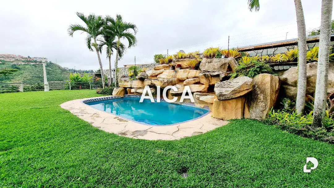 Casa en La Lagunita, Caracas – 28