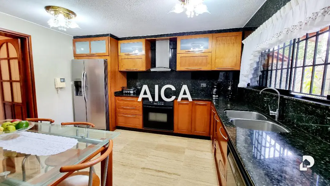 Casa en La Lagunita, Caracas – 5