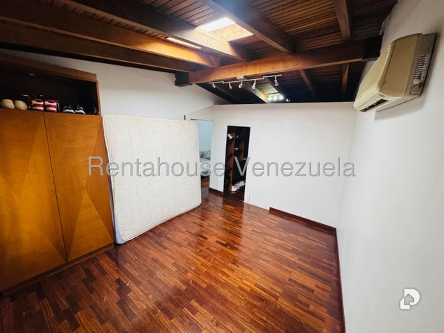 Casa en Santa Fe, Caracas – 14