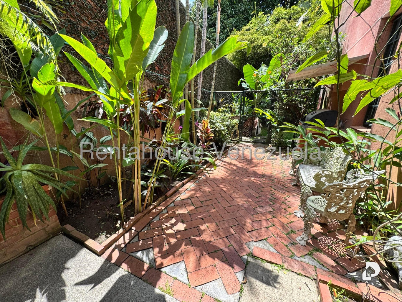 Casa en Los Palos Grandes, Caracas – 12