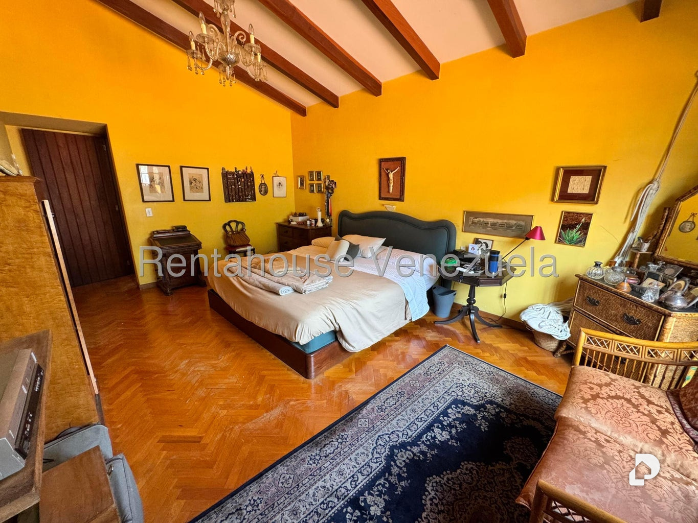 Casa en Los Palos Grandes, Caracas – 25