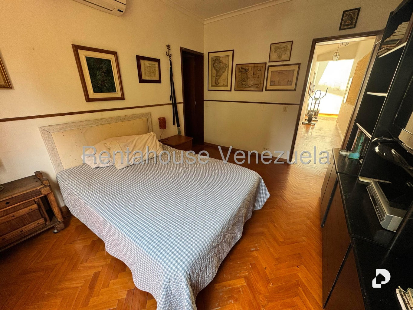 Casa en Los Palos Grandes, Caracas – 19