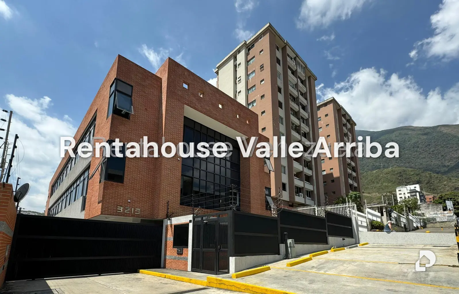 Edificio en Los Dos Caminos, Caracas – 1