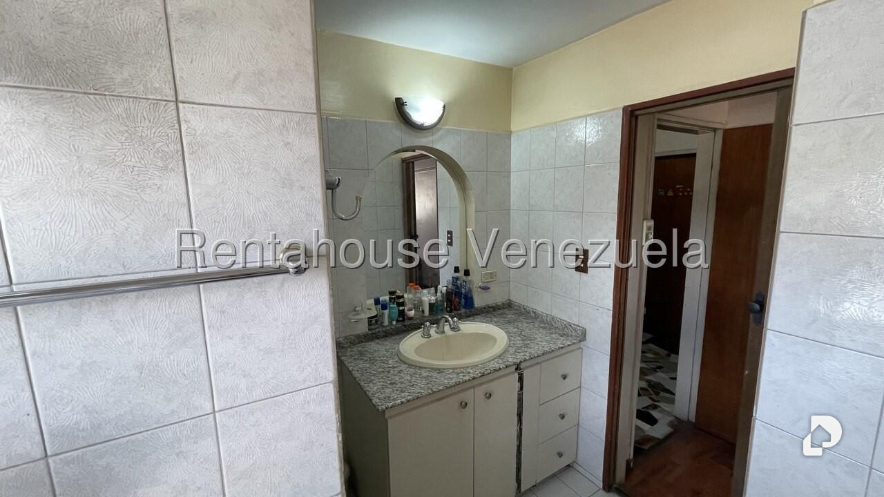 Apartamento en Los Chaguaramos, Caracas – 17