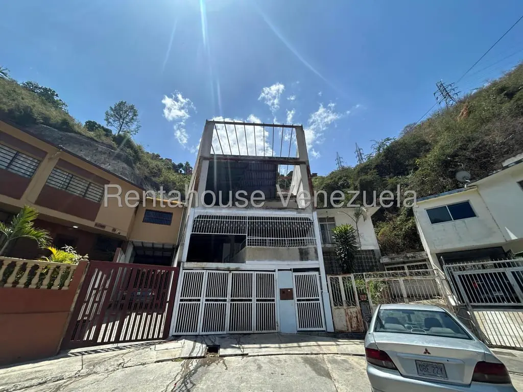 House in Parroquia Santa Rosalía, Caracas - 1