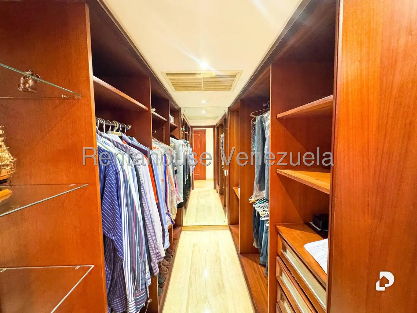 Apartamento en Lomas de San Román, Caracas – 24