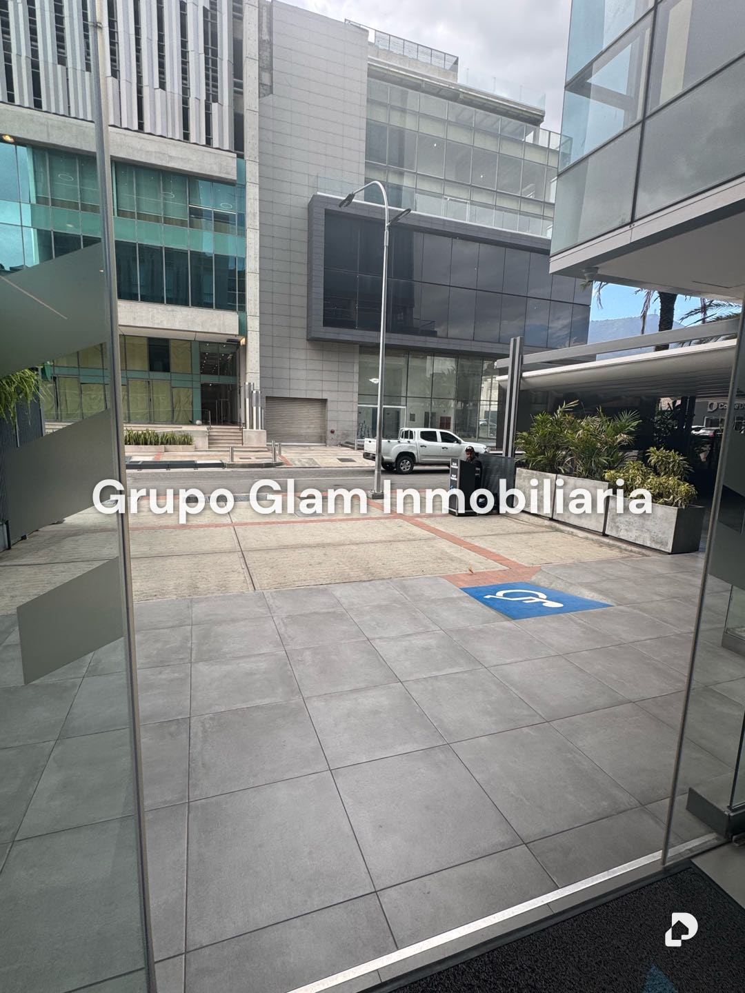 Oficina en Las Mercedes, Caracas – 6