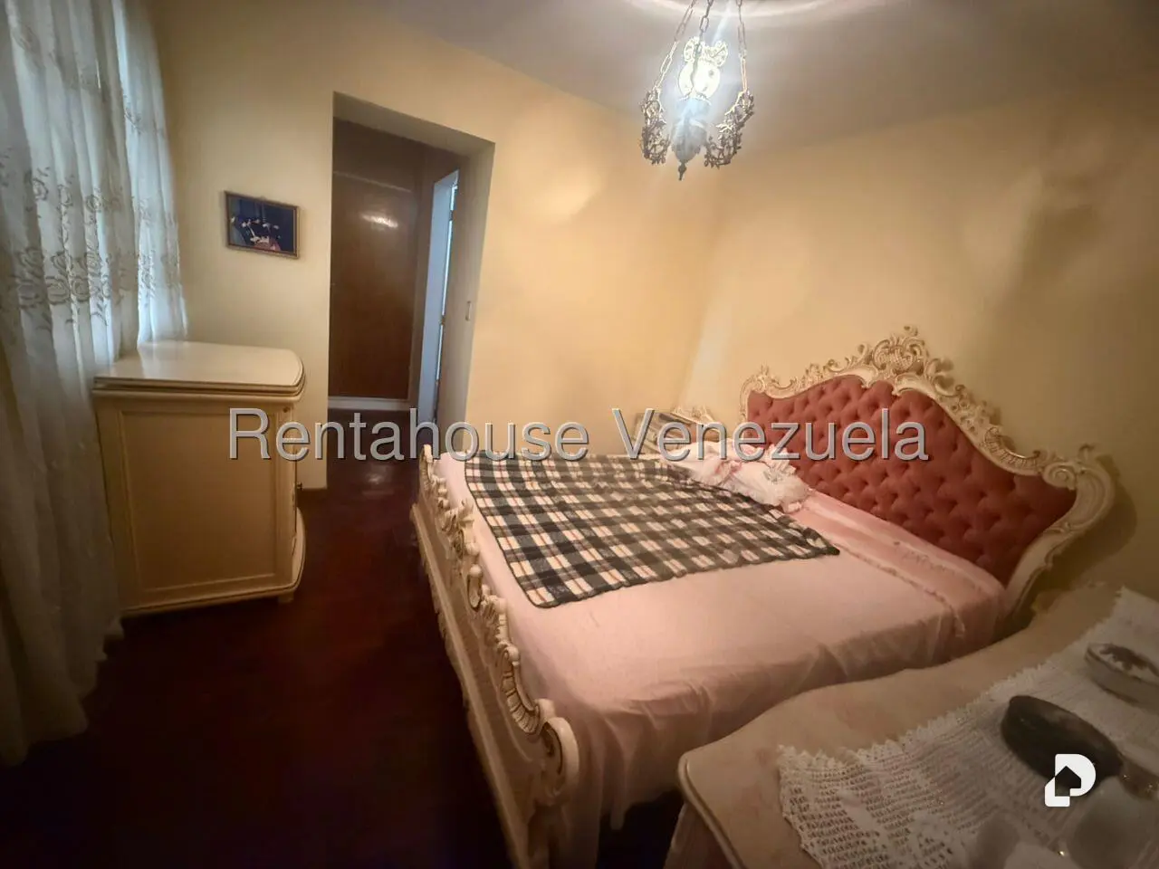 Apartamento en San Bernardino, Caracas – 11