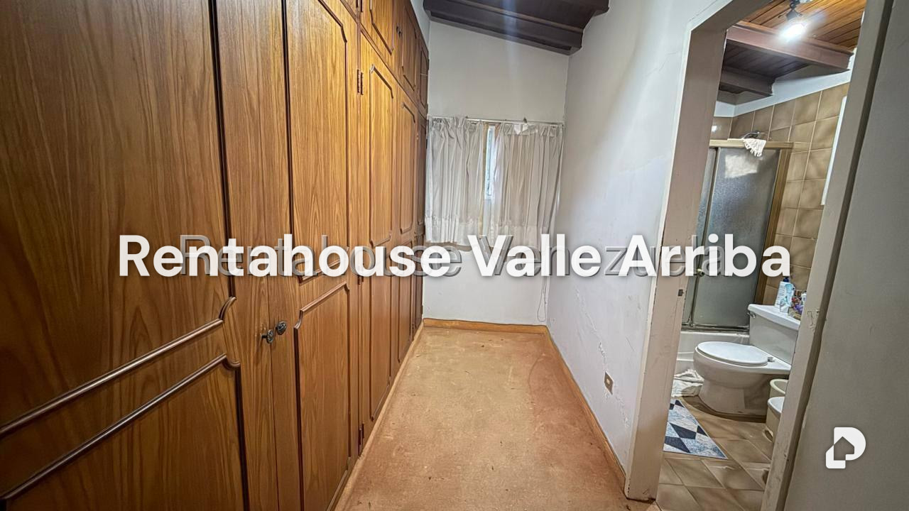 Casa en Alto Prado, Caracas – 23