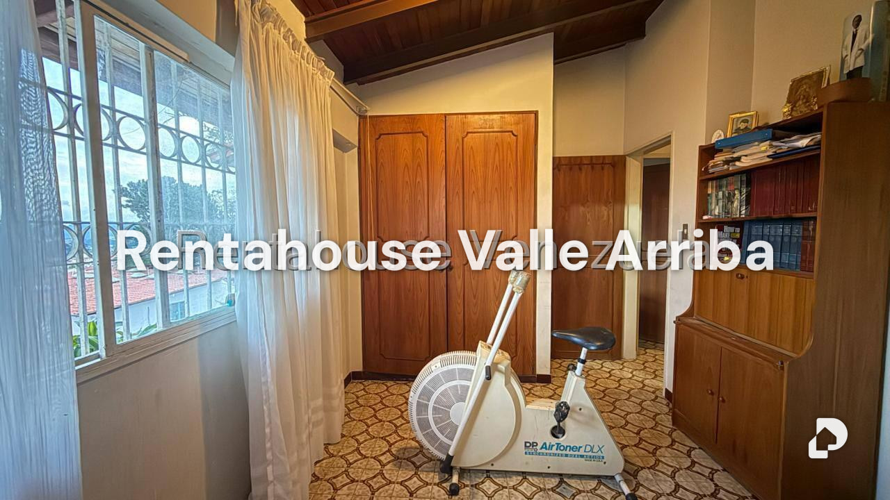 Casa en Alto Prado, Caracas – 25