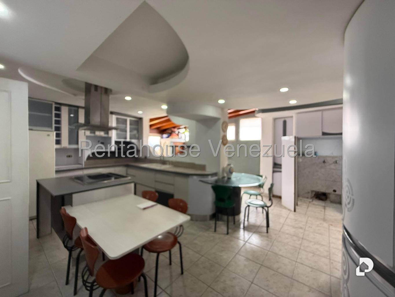 Casa en Alto Prado, Caracas – 11