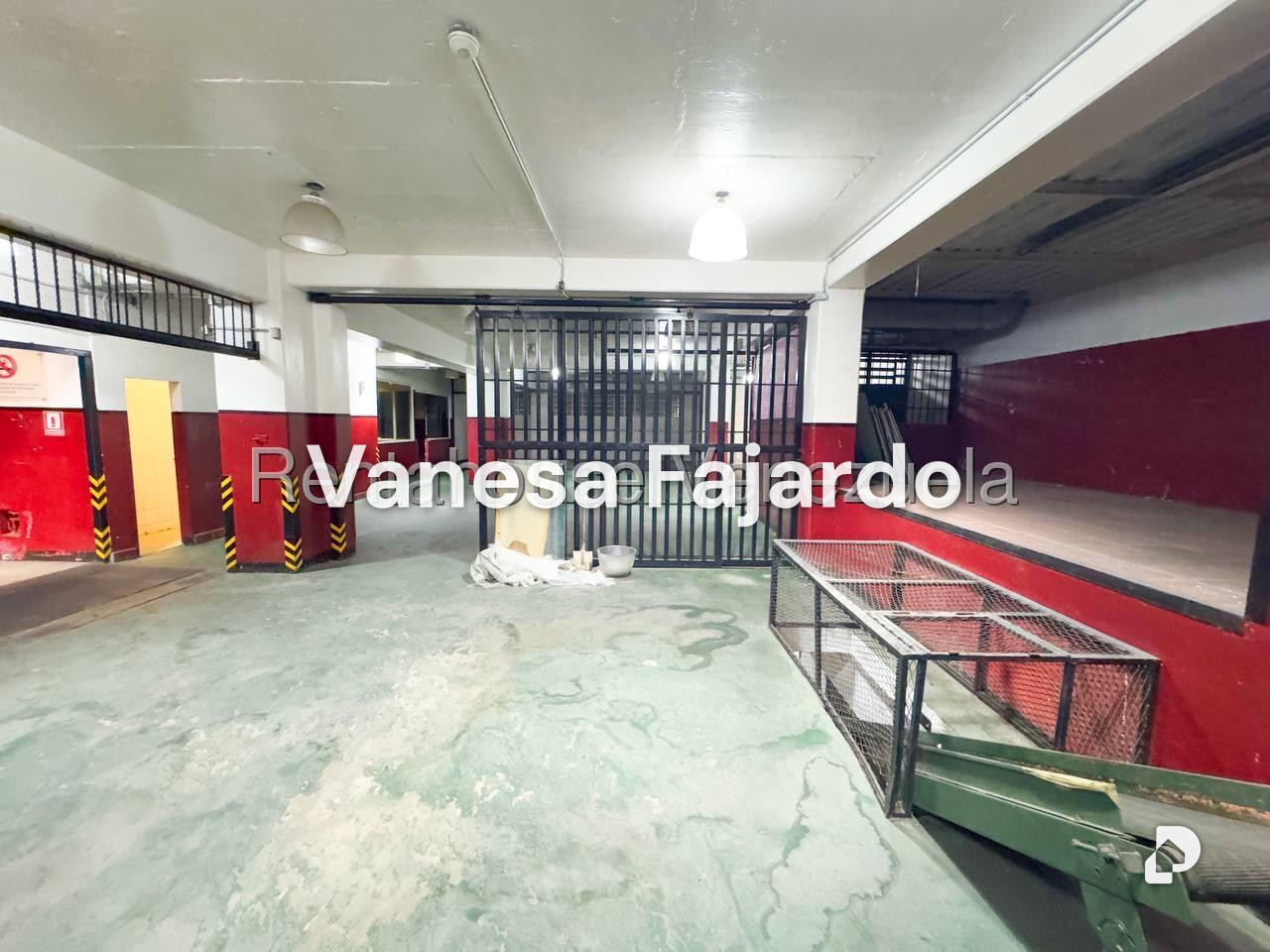 Edificio en La Urbina, Caracas – 17