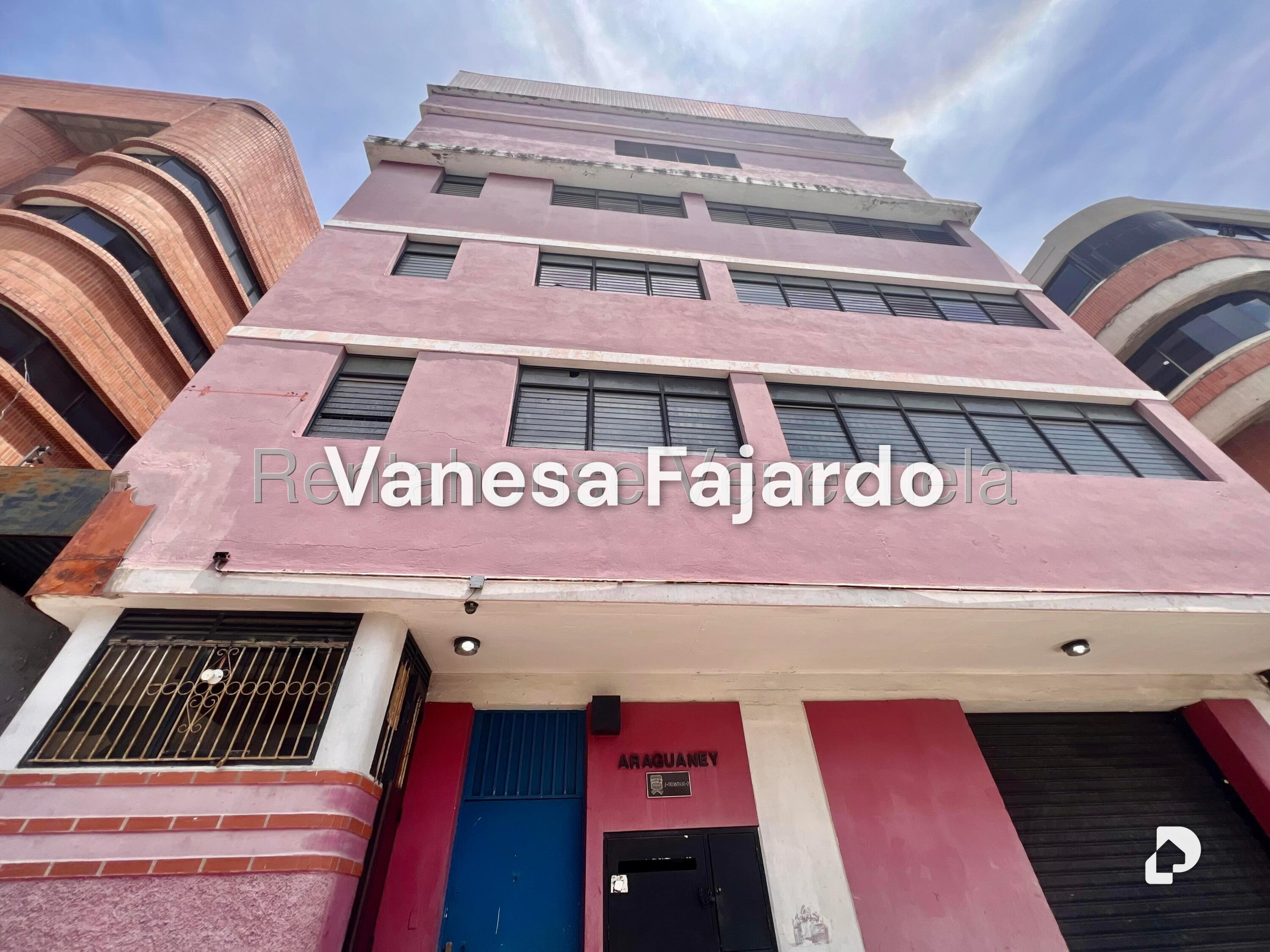 Edificio en La Urbina, Caracas – 4