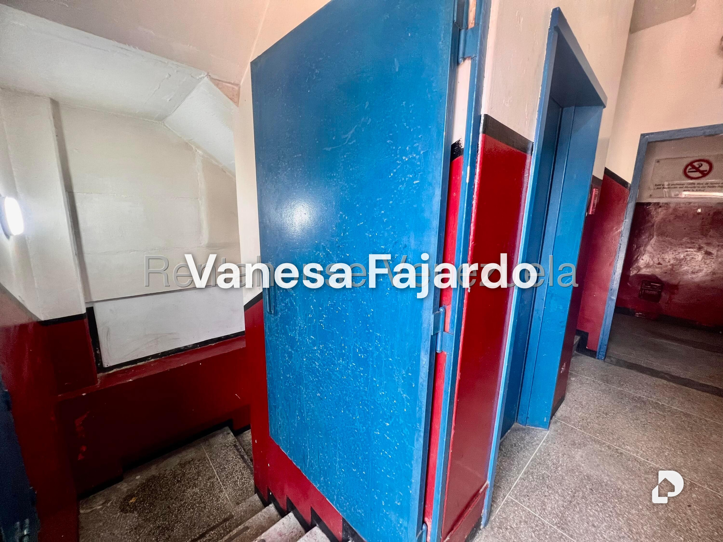 Edificio en La Urbina, Caracas – 5