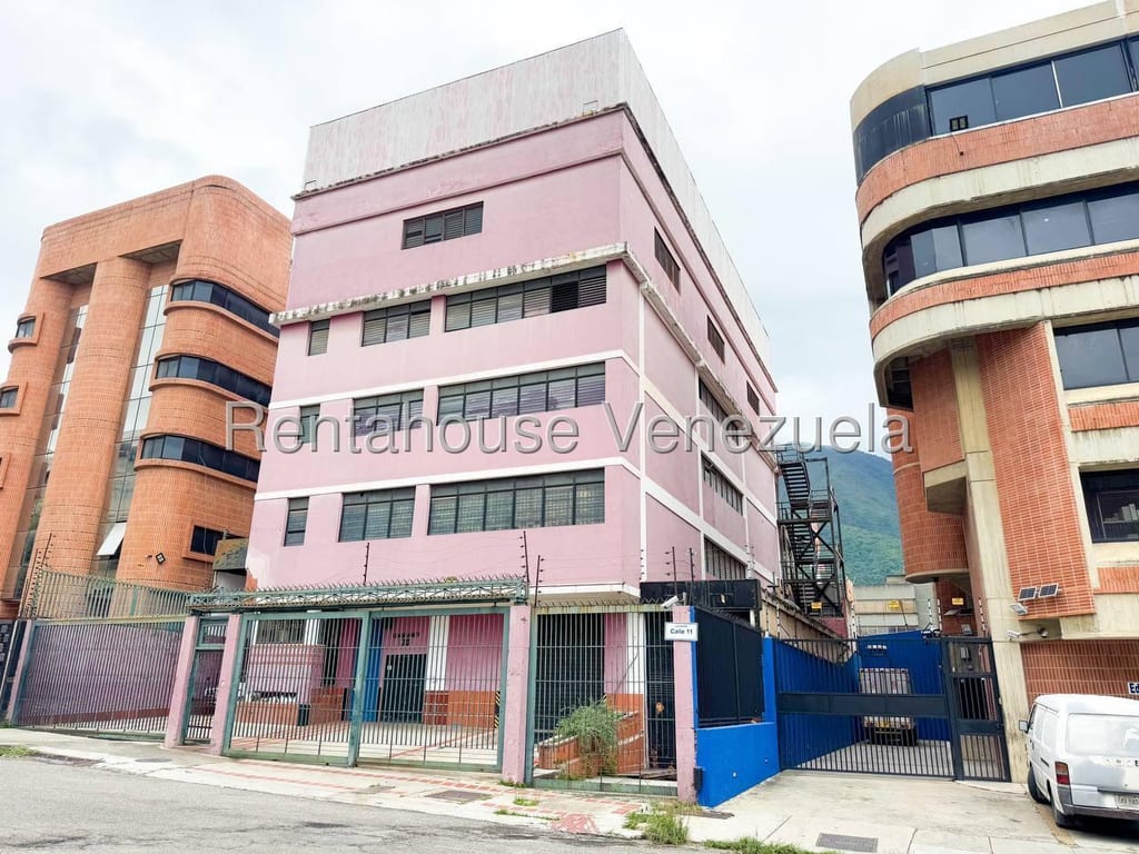 Edificio en La Urbina, Caracas - 1