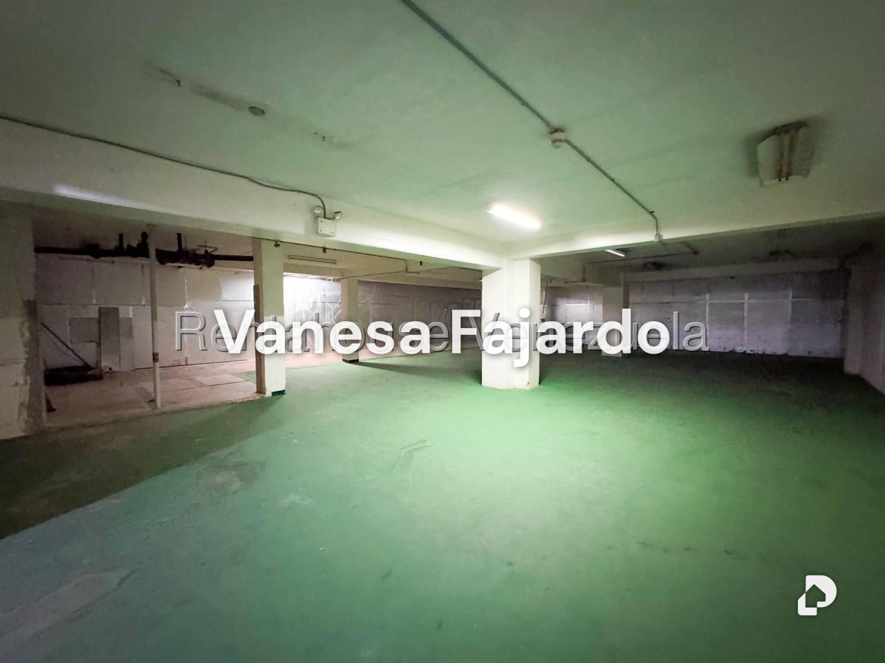 Edificio en La Urbina, Caracas – 28