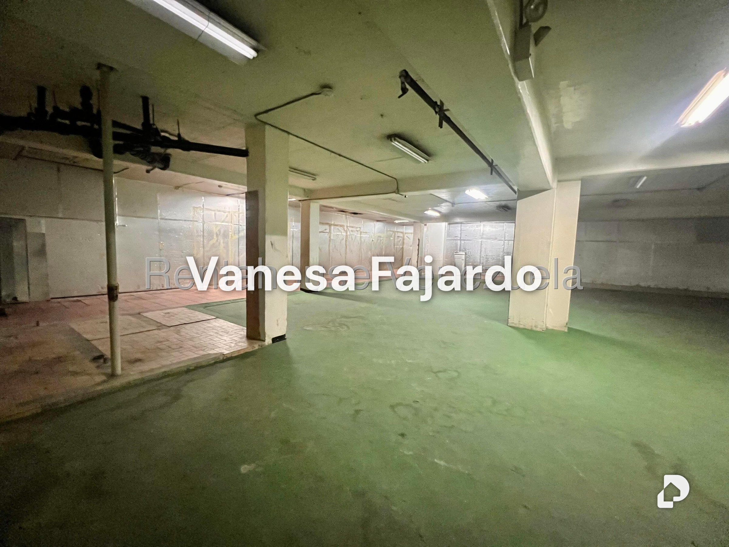 Edificio en La Urbina, Caracas – 8
