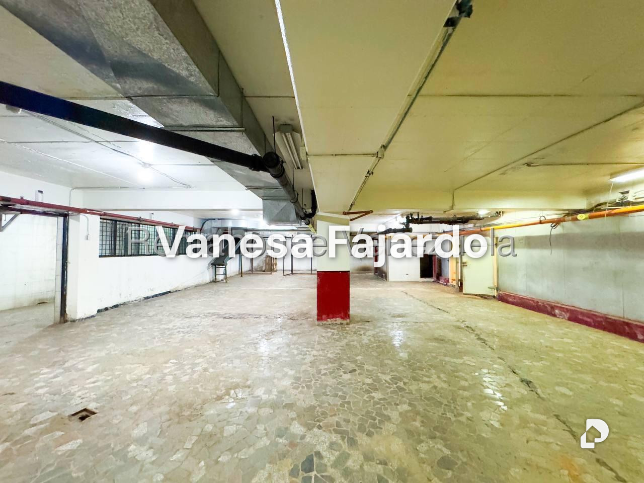 Edificio en La Urbina, Caracas – 12
