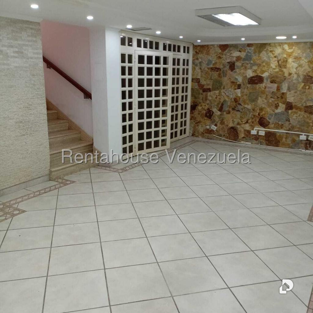 Casa en La Trinidad, Caracas – 25