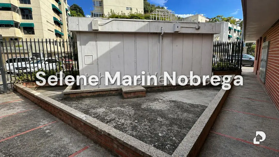 Local comercial en Cumbres de Curumo, Caracas – 11