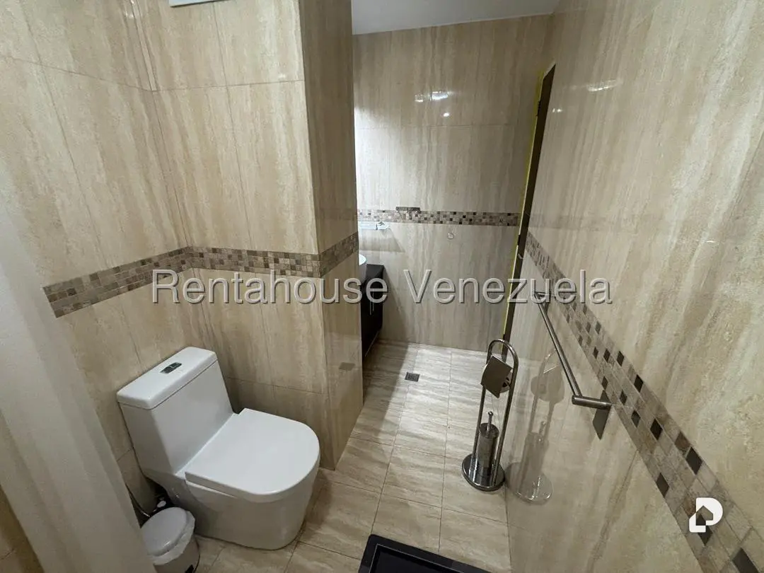 Apartamento en Los Naranjos Humboldt, Caracas – 13