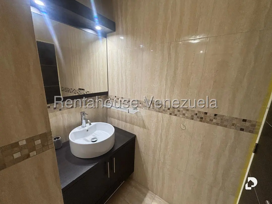 Apartamento en Los Naranjos Humboldt, Caracas – 14