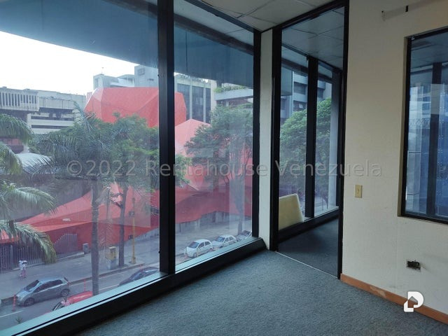Local comercial en El Rosal, Caracas – 11