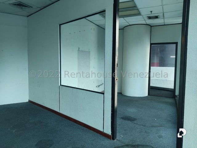Local comercial en El Rosal, Caracas – 16