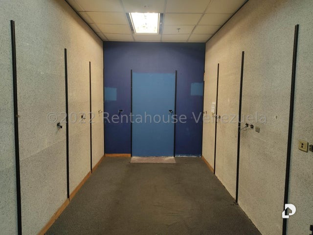 Local comercial en El Rosal, Caracas – 12