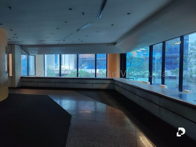 Local comercial en El Rosal, Caracas – 4