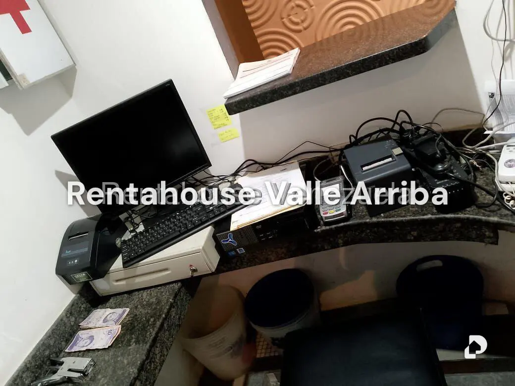 Local comercial en Los Chaguaramos, Caracas – 11