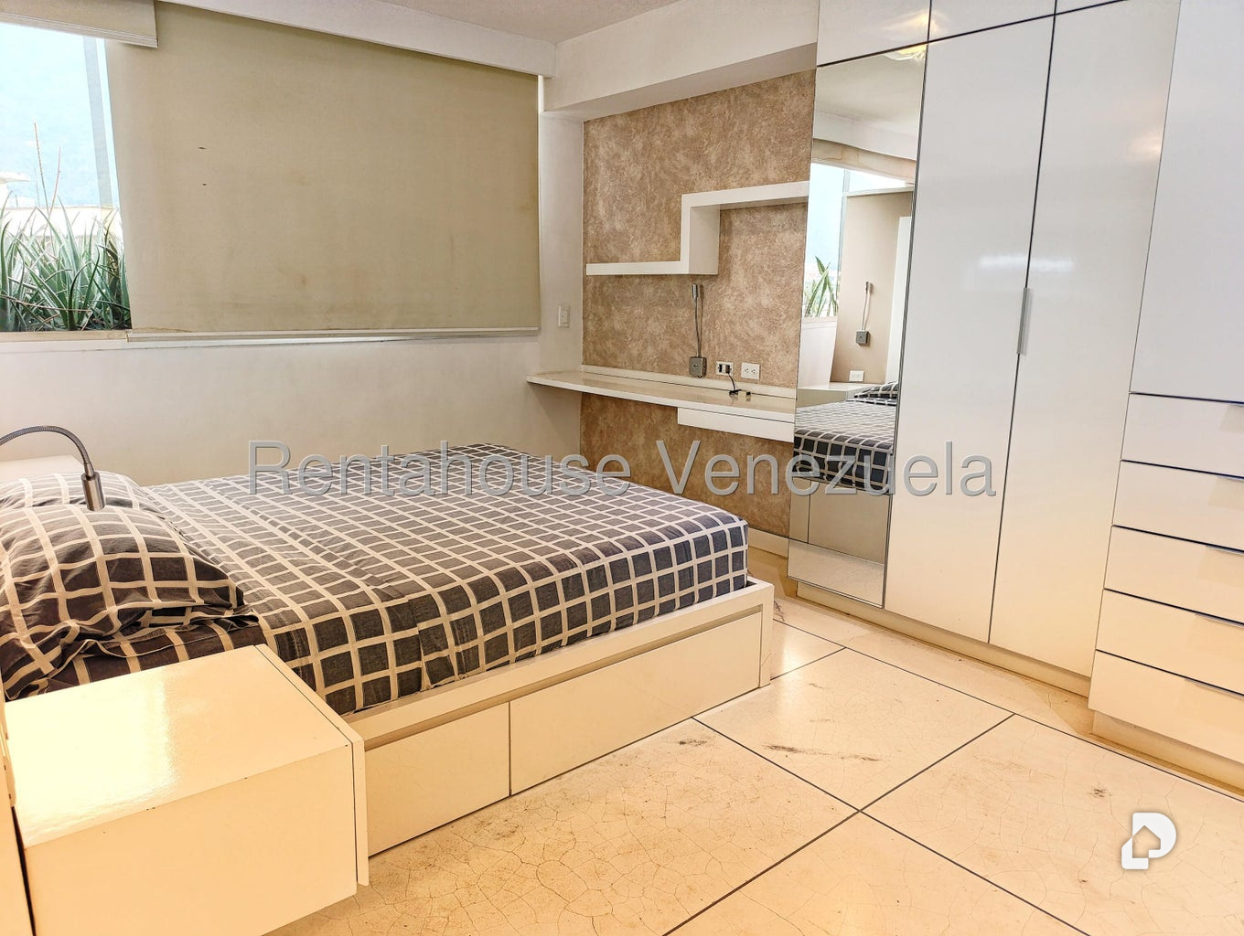 Apartamento en Los Palos Grandes, Caracas – 11