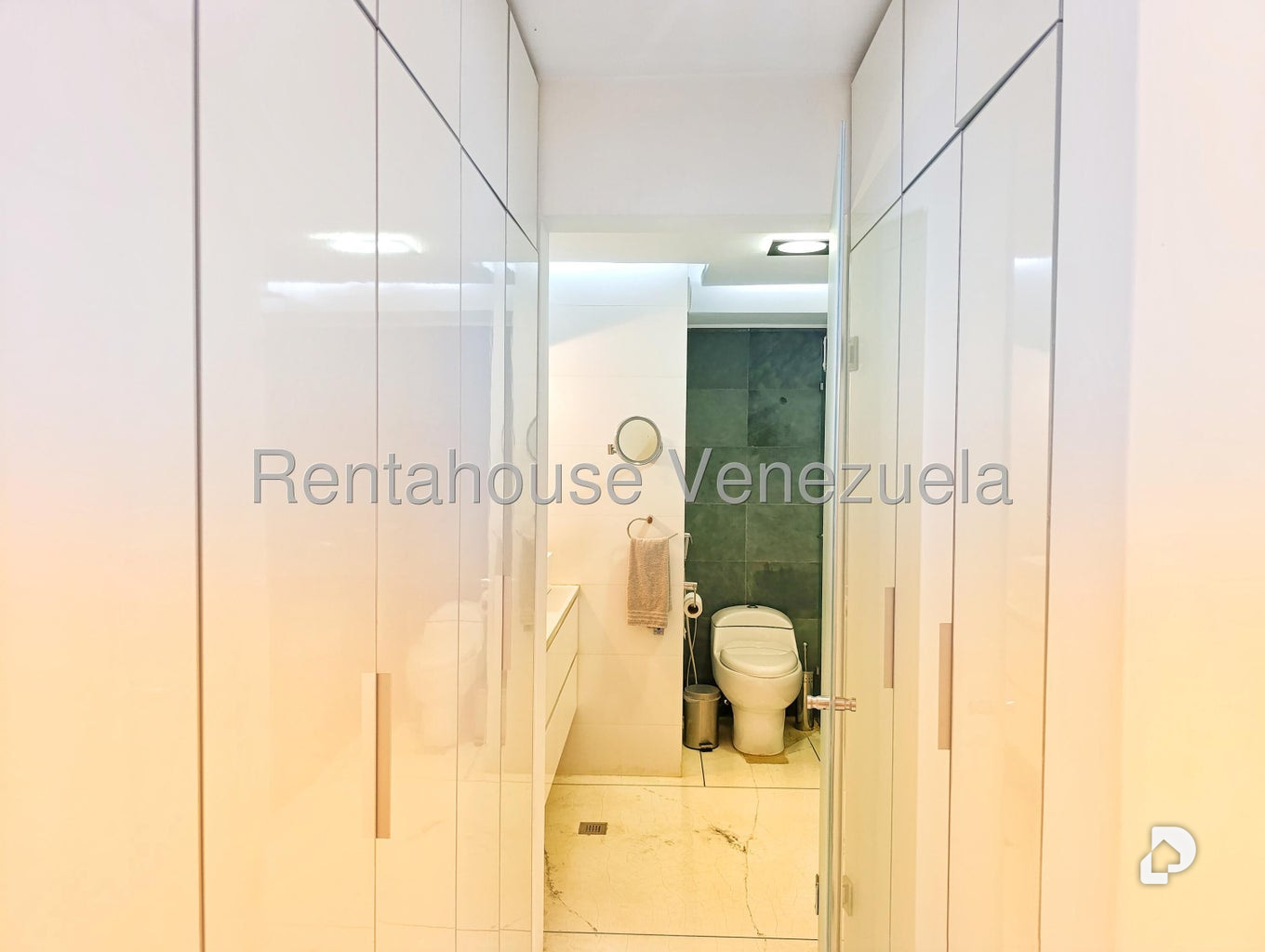 Apartamento en Los Palos Grandes, Caracas – 15