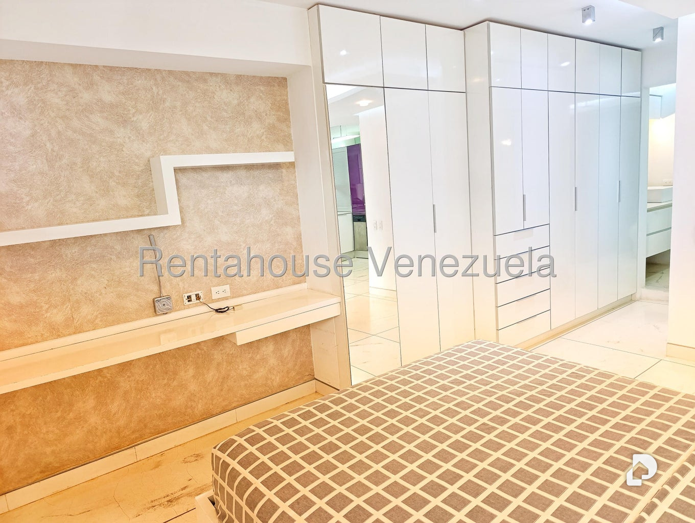 Apartamento en Los Palos Grandes, Caracas – 12